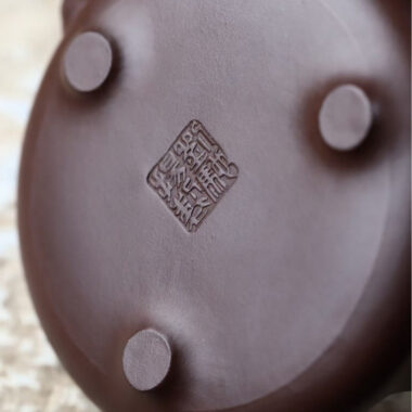Full Handmade Yixing Zisha Teapot [Jiangnan Ziye Shi Piao Pot] (Zi Ni – 220ml)
