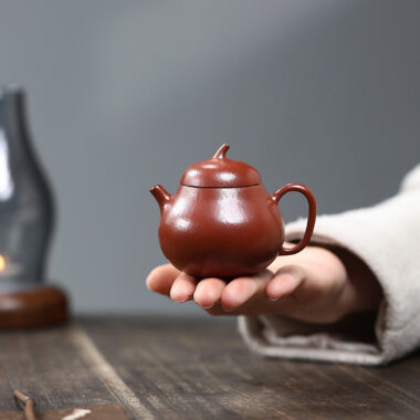 Yixing Zisha Teapot [Mini Eggplant Pot] (Wrinkled Skin Zhu Ni – 100ml)