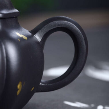 Full Handmade Yixing Zisha Teapot [Golden Lotus Seed Pot] (Shi Huang – 300ml)