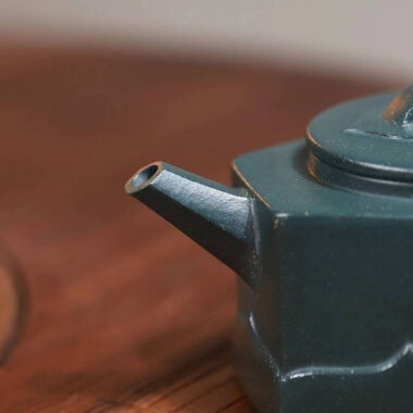 Yixing Zisha Teapot [Liufang Lianhua] (Lu Ni – 340ml)