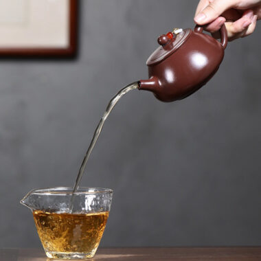 Yixing Zisha Teapot [Ping Gai Shi Piao] (Zi Zhu Ni – 250ml)