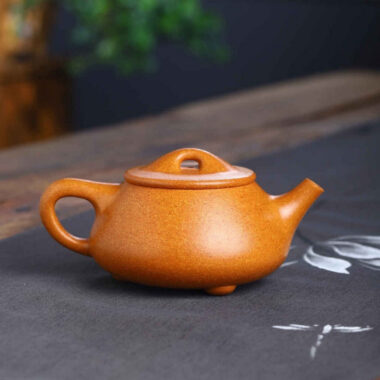 Full Handmade Yixing Zisha Teapot [Jingzhou Shi Piao Pot] (Wucai Lao Duan Ni – 200ml)