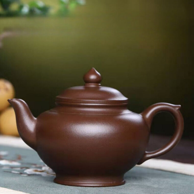 Full Handmade Yixing Zisha Teapot [Xiao Ying Pot] (Zi Ni – 260ml)