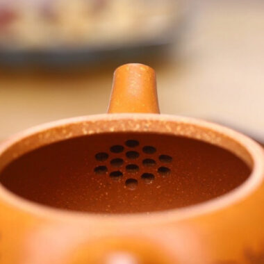 Full Handmade Yixing Zisha Teapot [Jingzhou Shi Piao Pot] (Jiang Po Ni – 300ml)