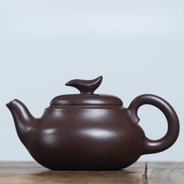 Full Handmade Yixing Zisha Teapot [Leap Pot] (Lao Zi Ni – 320ml)