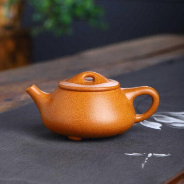 Full Handmade Yixing Zisha Teapot [Jingzhou Shi Piao Pot] (Wucai Lao Duan Ni – 200ml)