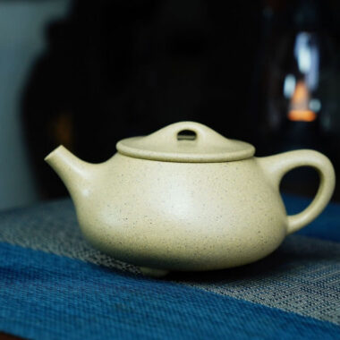 Full Handmade Yixing Zisha Teapot [Jingzhou Shi Piao Pot] (Benson Lu Ni – 200ml)