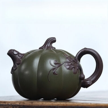 Full Handmade Yixing Zisha Teapot [Bi-color Pumpkin Pot] (Lu Ni/Zi Ni – 260ml)