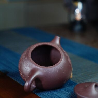Full Handmade Yixing Zisha Teapot [Jingzhou Shi Piao Pot – Shan Shui] (Zi Ni – 230ml)