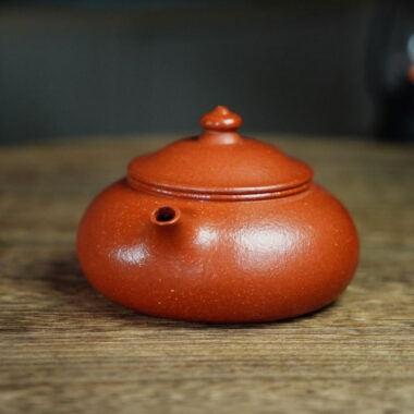 Full Handmade Yixing Zisha Teapot [Han Jiang Pot] (Li Pi Zhu Ni – 190ml)