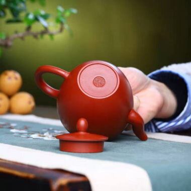Full Handmade Yixing Zisha Teapot [Beauty Shoulder Pot] (Dahongpao – 260ml)