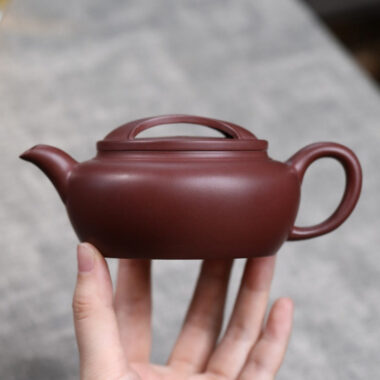 Full Handmade Yixing Zisha Teapot [Niu Gai Lianzi Pot] (Zi Ni – 210ml)