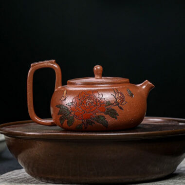 Full Handmade Yixing Zisha Teapot [Guo Se Tian Xiang] (Jiang Po Ni – 180ml)