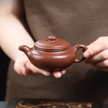 Full Handmade Yixing Zisha Teapot [Bian Fu] (Tao Hua Ni – 200ml)
