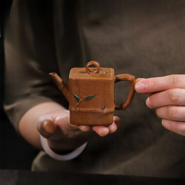 Full Handmade Yixing Zisha Teapot [Zhu Yun Sifang] (Jin Jiang Po Ni – 100ml)