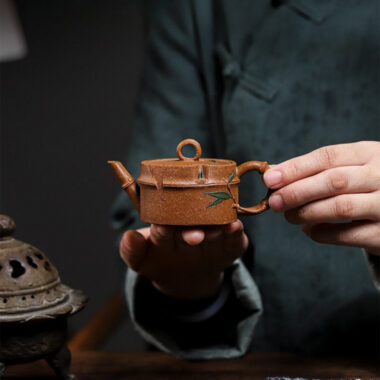 Full Handmade Yixing Zisha Teapot [Zhu Jie Pot] (Jin Jiang Po Ni – 90ml)
