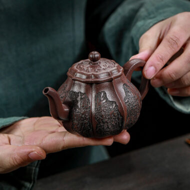Full Handmade Yixing Zisha Teapot [Hua Ruyi] (Zi Ni – 160ml)