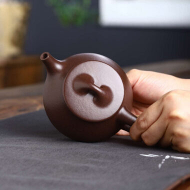 Full Handmade Yixing Zisha Teapot [Jingzhou Shi Piao Pot] (Zi Ni – 200ml)