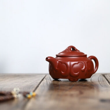 Full Handmade Yixing Zisha Teapot [3 Legs Ruyi Pot] (Dahongpao- 260ml)