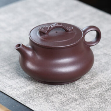 Full Handmade Yixing Zisha Teapot [Good Luck] (Lao Zi Ni – 320ml)