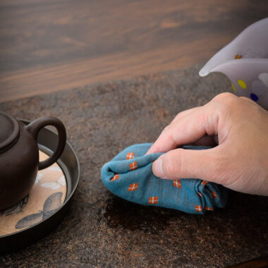 Linen Cotton Zen Tea Tower [Checkered]