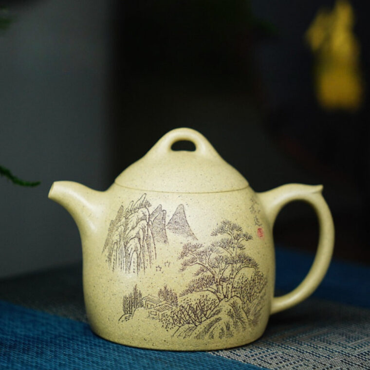 Full Handmade Yixing Zisha Teapot [Qin Quan Pot] (Bensan Lu Ni – 260ml)