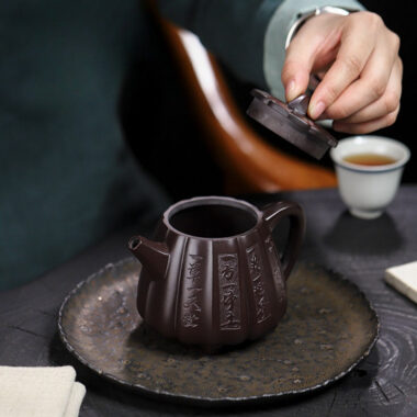 Full Handmade Yixing Zisha Teapot [Fanyin Shi Piao] (Lao Zi Ni – 380ml)