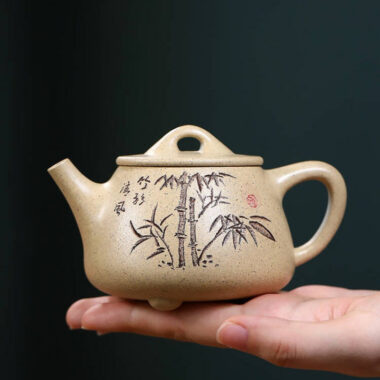 Full Handmade Yixing Zisha Teapot [Gao Shi Piao Pot] (Bensan Lu Ni – 200ml)