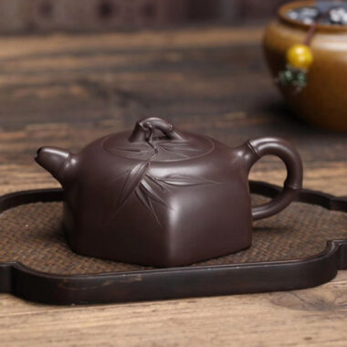 Full Handmade Yixing Zisha Teapot [Yue Xia Xiao Xiang Pot] (Lao Zi Ni – 260ml)