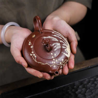 Full Handmade Yixing Zisha Teapot [Beautiful Feather] (Zi Ni – 230ml)
