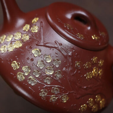Yixing Zisha Teapot [Plum Blossom Ziye Shi Piao] (Hong Pi Long – 270ml)