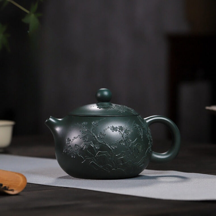 Full Handmade Yixing Zisha Teapot [Big Plum Blossom Xishi Pot] (Feicui Lu Ni – 470ml)