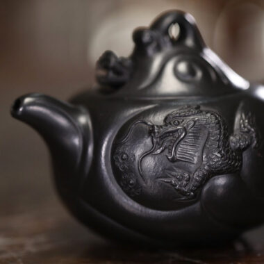 Full Handmade Yixing Zisha Teapot [Carp Dragon Pot] (Hei Ni – 170ml)