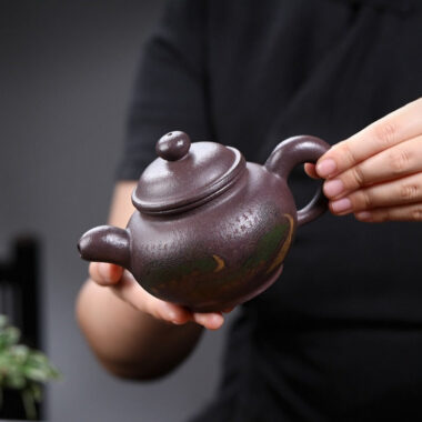 Full Handmade Yixing Zisha Teapot [The Great Wall] (30 Mu Jinsha Zi Ni – 300ml)