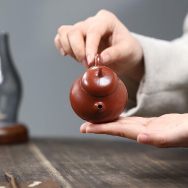 Yixing Zisha Teapot [Mini Eggplant Pot] (Wrinkled Skin Zhu Ni – 100ml)