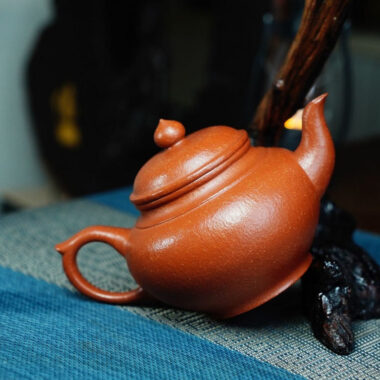 Full Handmade Yixing Zisha Teapot [Xiao Ying Pot] Plain Smooth (Li Pi Zhu Ni – 230ml)