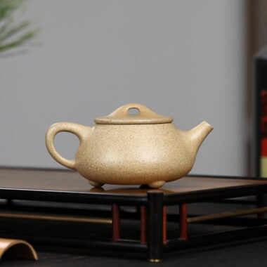 Full Handmade Yixing Zisha Teapot [Jingzhou Shi Piao Pot] (Zhima Duan Ni – 200ml)