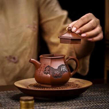 Full Handmade Yixing Zisha Teapot [Qing Feng Xu Lai] (Ge Zi Ni – 300ml)