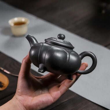 Full Handmade Yixing Zisha Teapot [Lianhua Ding] (Tian Qing Ni – 320ml)