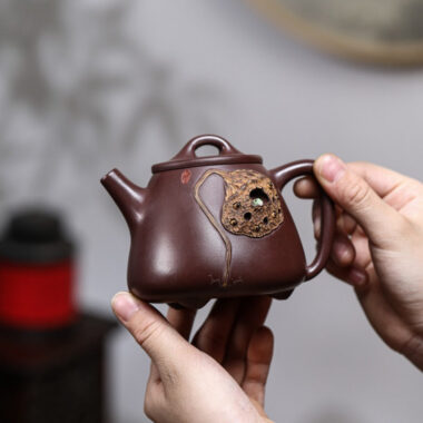 Yixing Zisha Teapot [Lotus Pod Gao Shi Piao] (Zi Zhu Ni – 320ml)