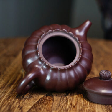 Full Handmade Yixing Zisha Teapot [Chrysanthemum Bud Pot] (Lao Zi Ni – 170ml)