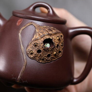 Yixing Zisha Teapot [Lotus Pod Gao Shi Piao] (Zi Zhu Ni – 320ml)