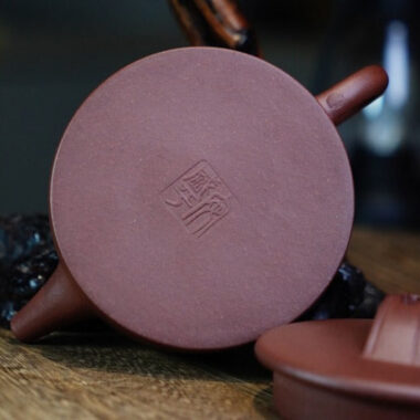 Full Handmade Yixing Zisha Teapot [Hanwa Pot] (Di Cao Qing – 180ml)
