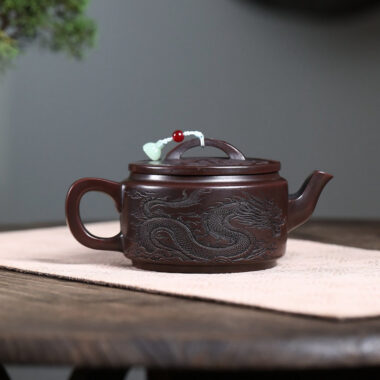 Yixing Zisha Teapot [Dragon Hanwa] (Gu Tong Wu Ni – 460ml)