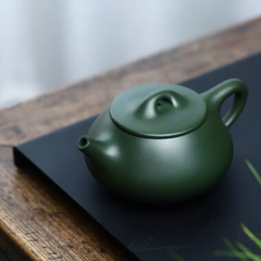 Full Handmade Yixing Zisha Teapot [Jingzhou Shi Piao Pot] (Lu Ni – 300ml)