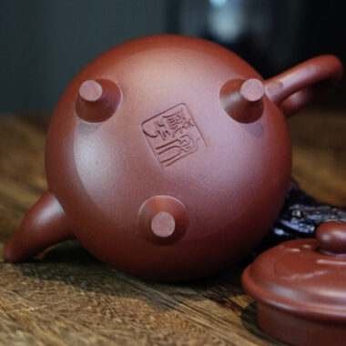 Full Handmade Yixing Zisha Teapot [Dabin Ruyi] (Di Cao Qing  – 200ml)