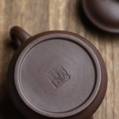 Full Handmade Yixing Zisha Teapot [Zhu Chu Pot] (Lao Zi Ni – 170ml)
