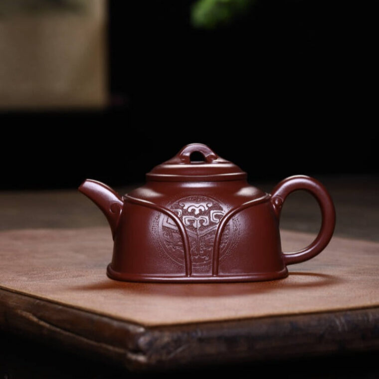 Full Handmade Yixing Zisha Teapot [Ruyi Pot] (Di Cao Qing – 370ml)