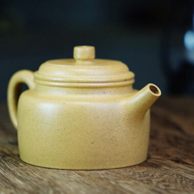 Full Handmade Yixing Zisha Teapot [Dezhong Pot] (Bensan Ni – 170ml)