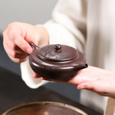 Yixing Zisha Teapot [Han Ying Bian Chen] (Zi Ni – 160ml)